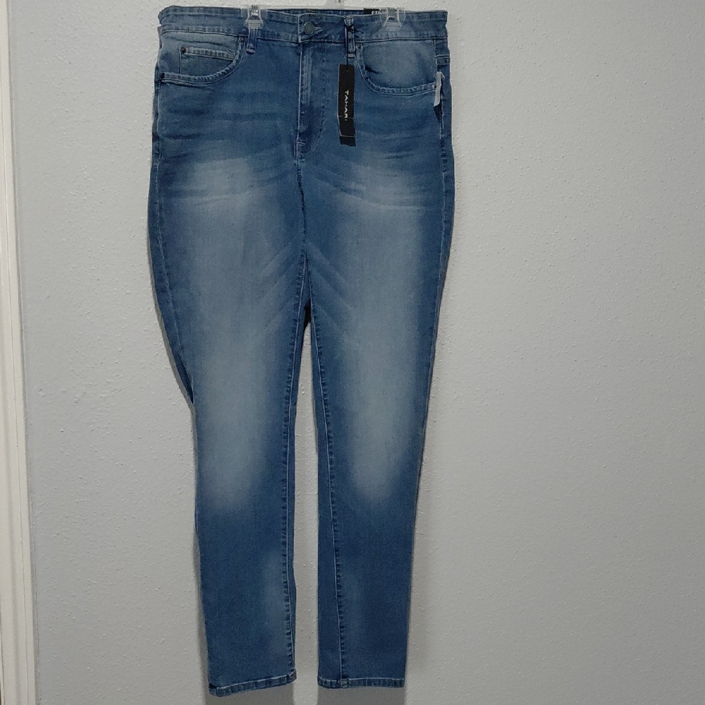 Tahari Men's Classic Blue Skinny Jeans